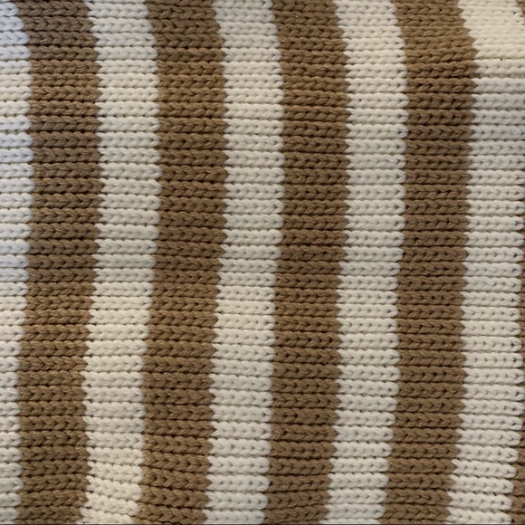 Matching Scarf and Gloves Set in White/Tan - Picture 2 of 10